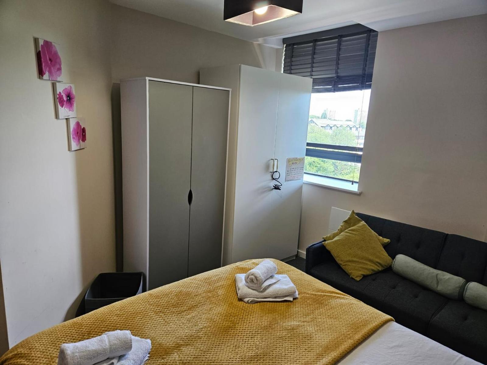 Holiday Home แมนเชสเตอร์ ภายนอก รูปภาพ